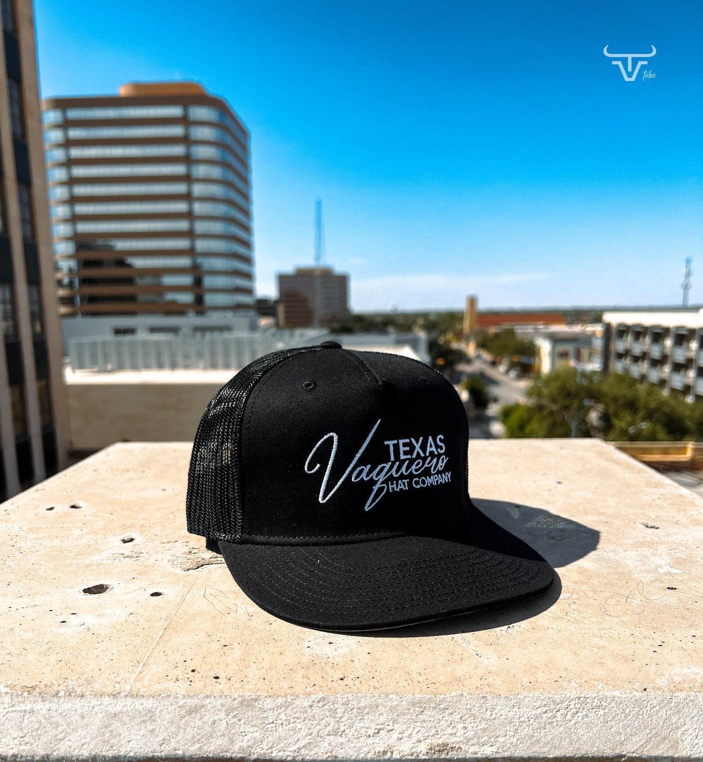 The Vaquero Signature - Black Meshback